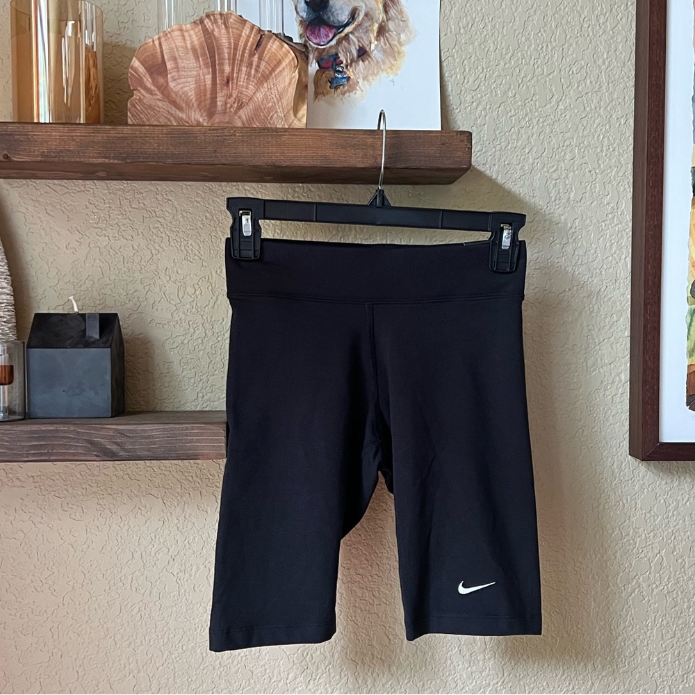 Nike Women’s Essential Bike Shorts, XS, NWT